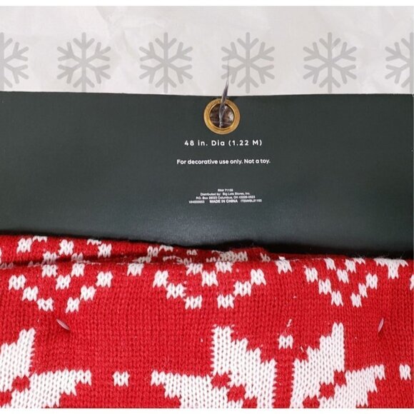 NWT Knitted Christmas Tree Skirt - Size 48" - Snowflakes - Red & White - NEW - Picture 4 of 8